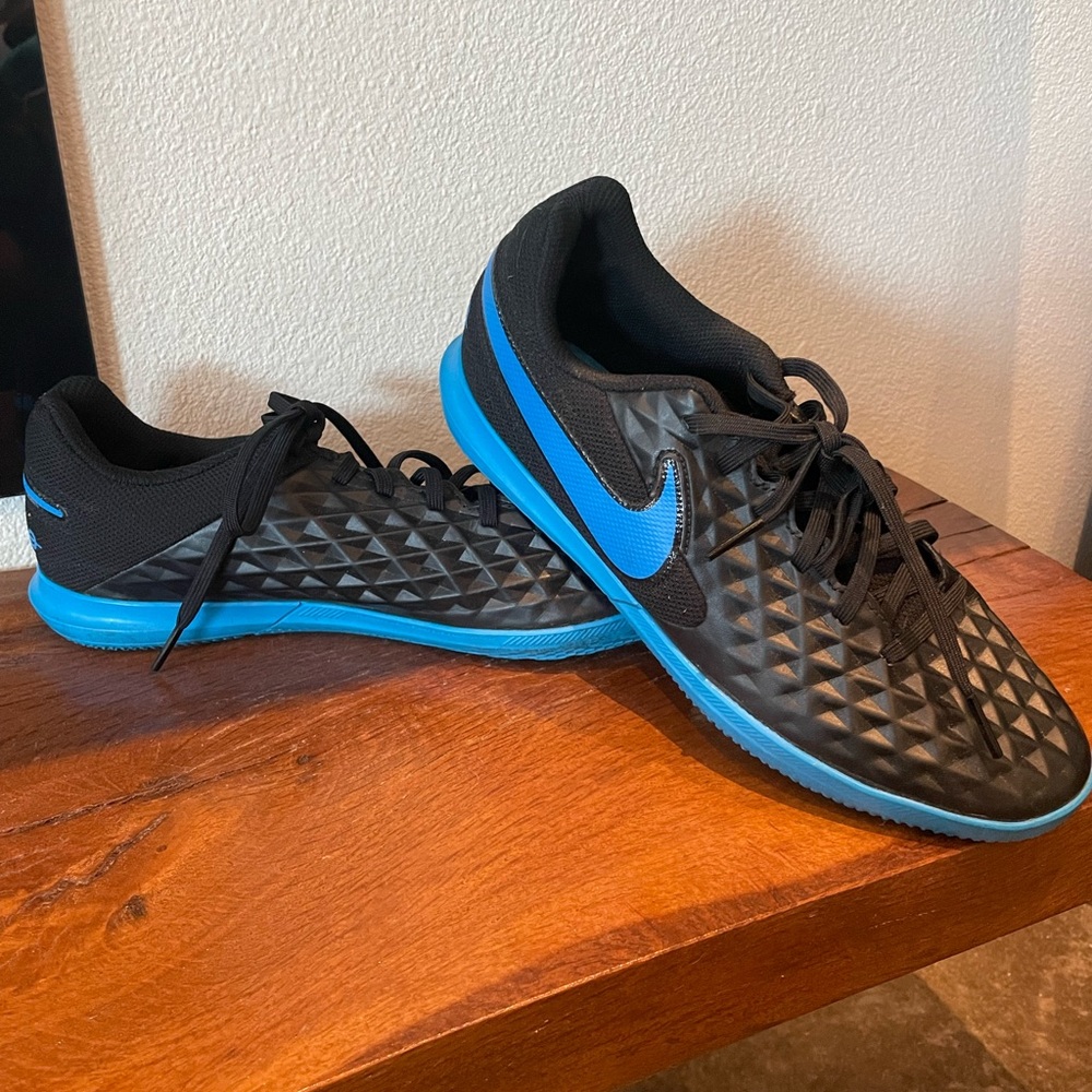 NIKE Indoor Soccer shoes-kids